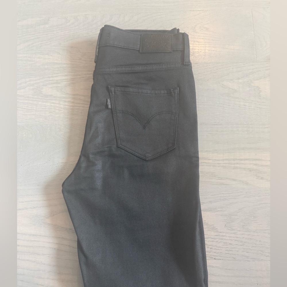 Black sparkly Levi’s 720 high rise super skinny sz 28